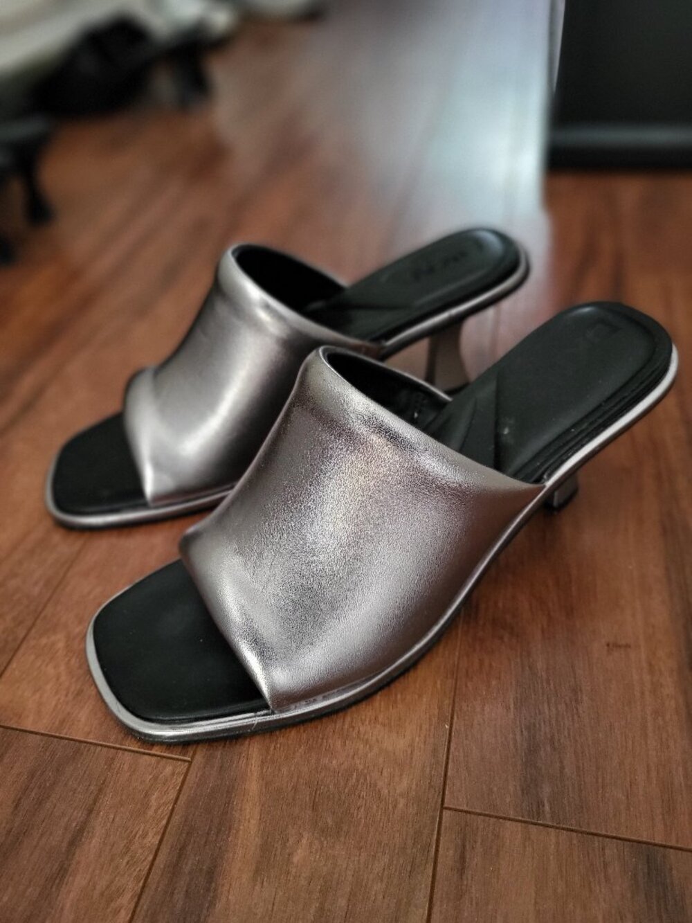 DKNY womens Reading Evening Heeled Sandal Mule Heeled Sandal